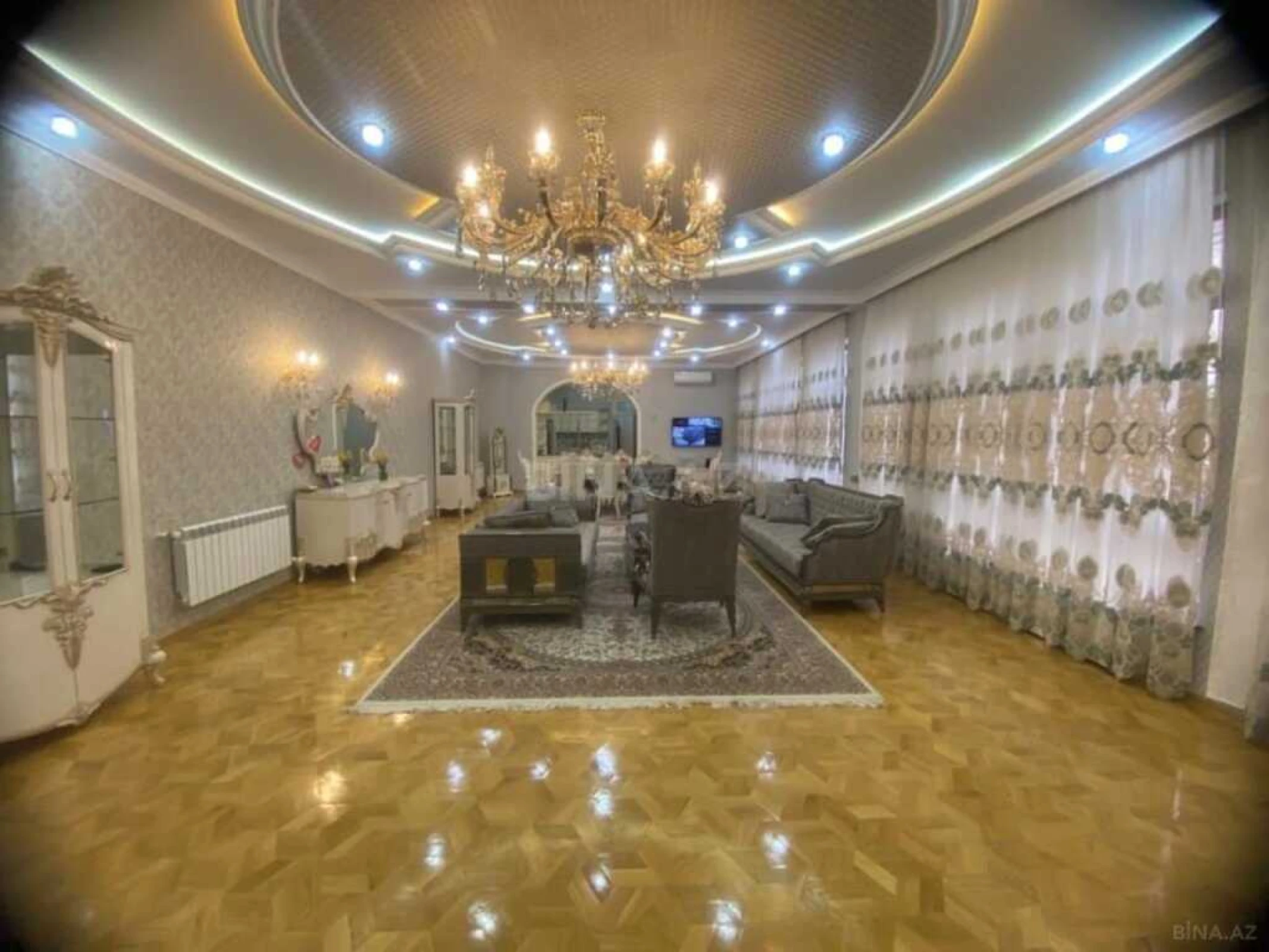 Satılır 8 otaqlı həyət evi 320 m²