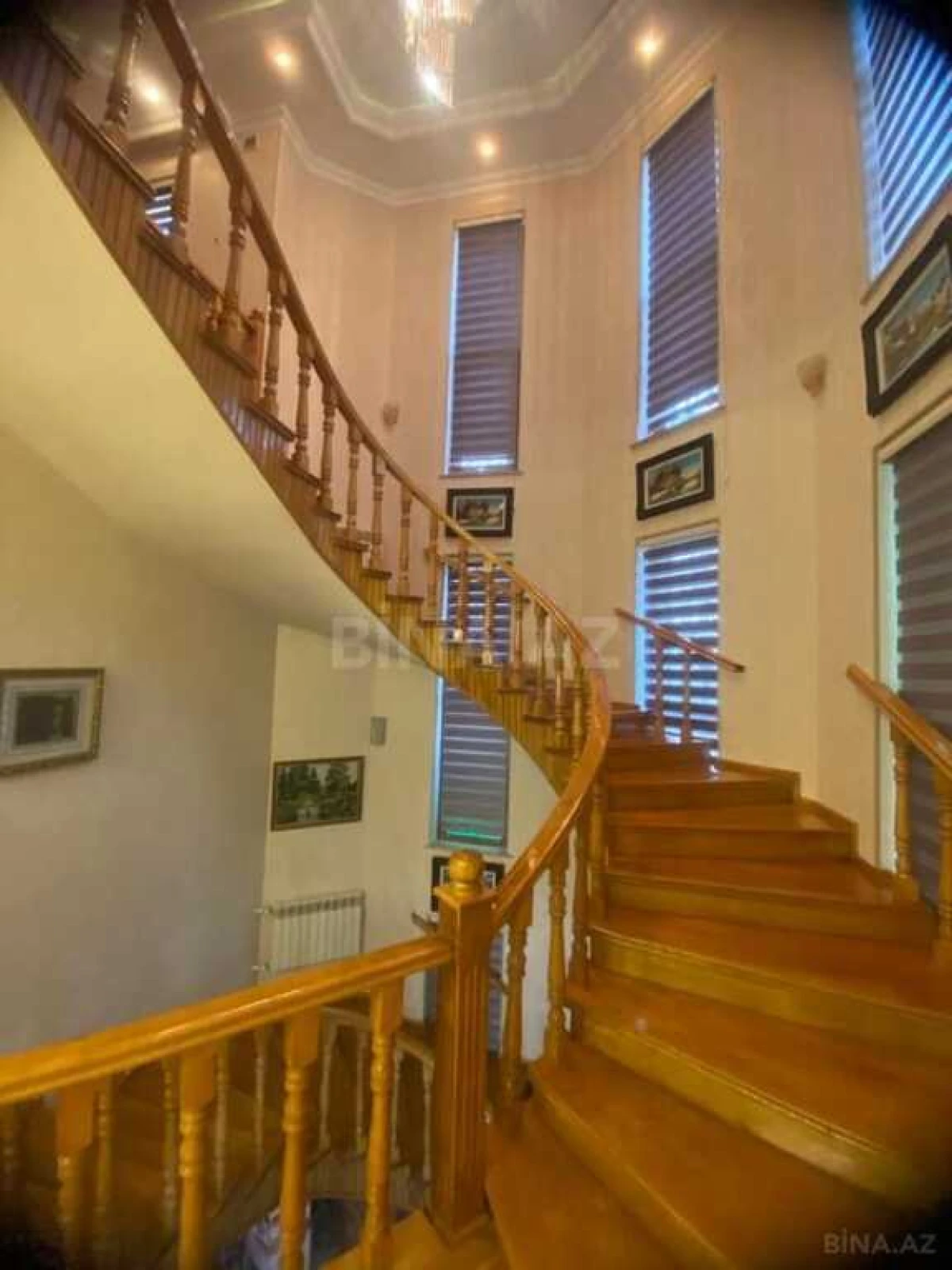 Satılır 8 otaqlı həyət evi 320 m²