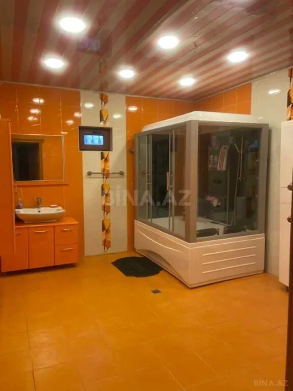 Satılır 8 otaqlı həyət evi 320 m²