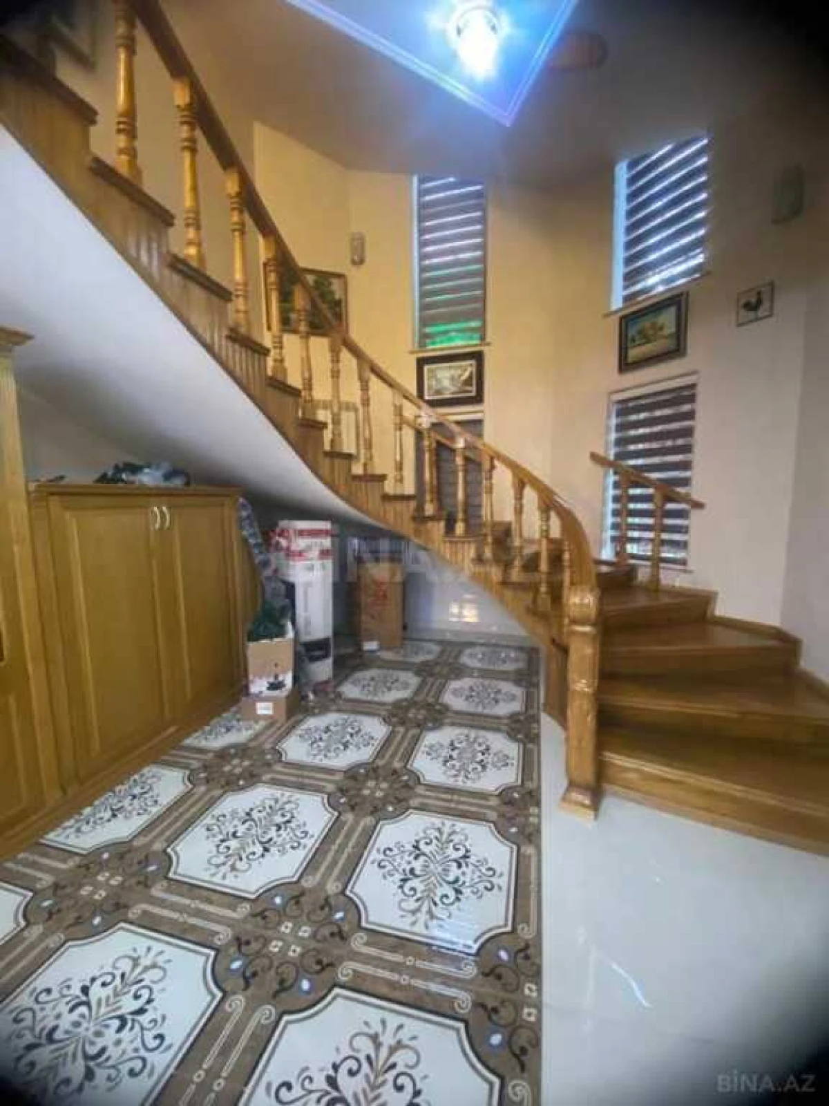 Satılır 8 otaqlı həyət evi 320 m²