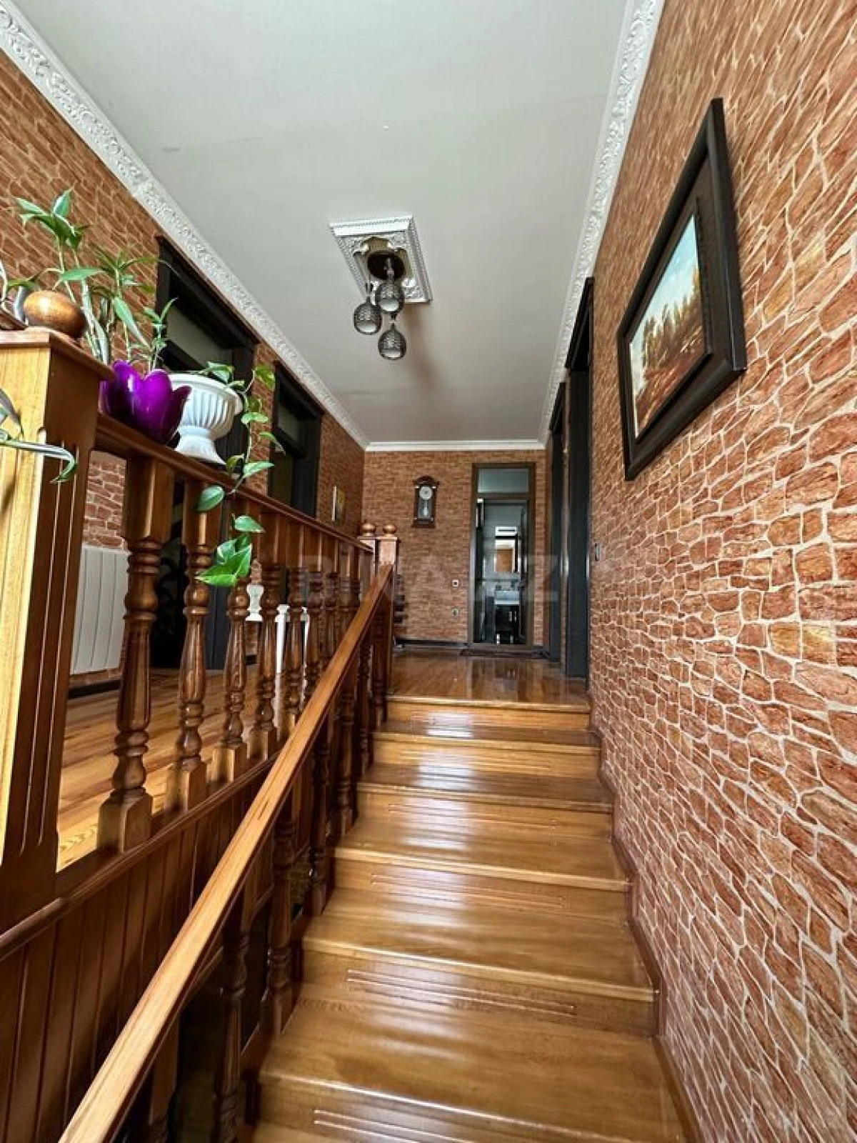 Satılır 5 otaqlı həyət evi 220 m²