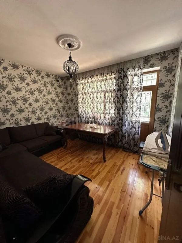 Satılır 5 otaqlı həyət evi 220 m²