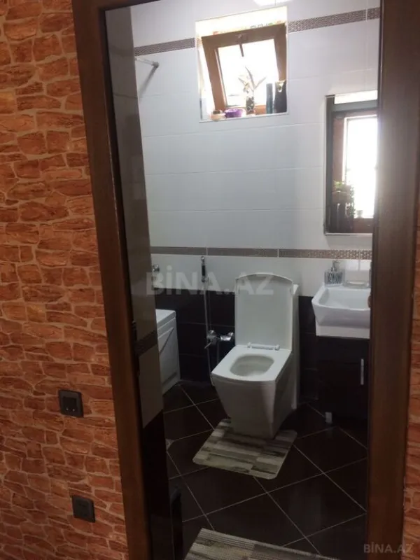 Satılır 5 otaqlı həyət evi 220 m²