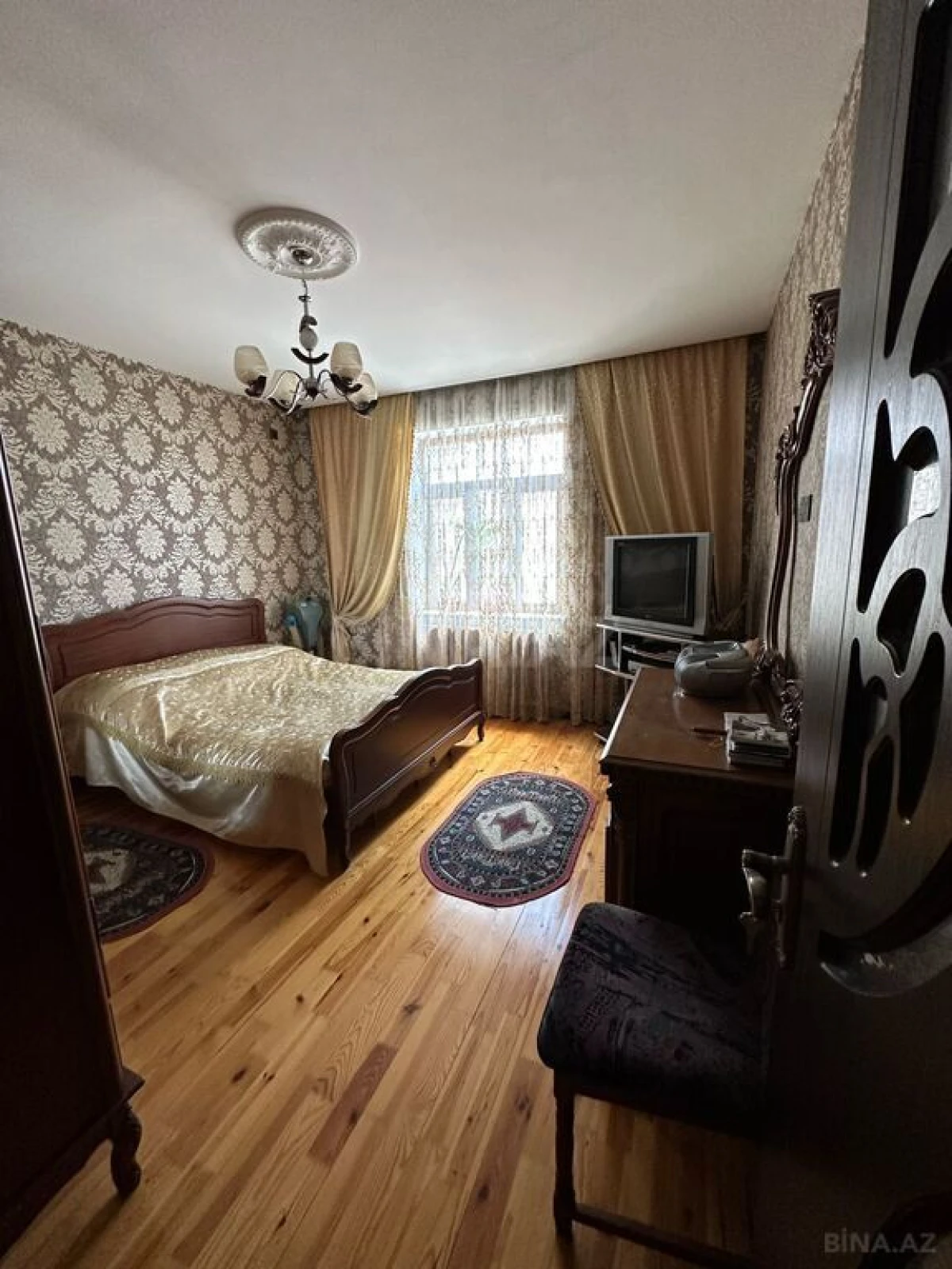 Satılır 5 otaqlı həyət evi 220 m²