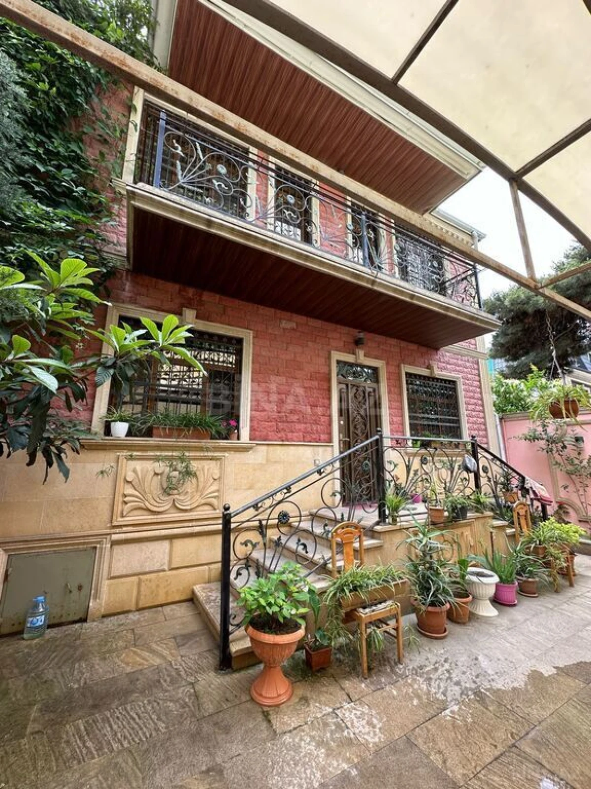 Satılır 5 otaqlı həyət evi 220 m²