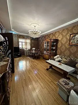 Satılır 5 otaqlı həyət evi 220 m²