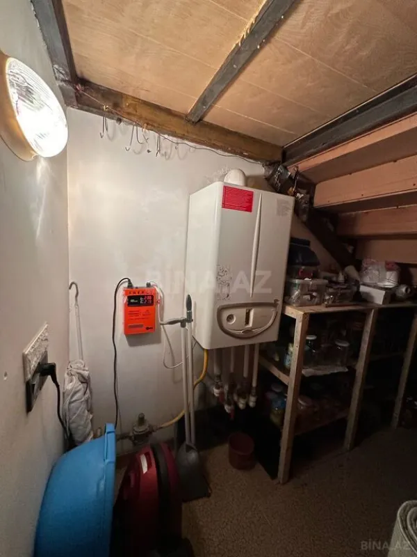 Satılır 5 otaqlı həyət evi 220 m²