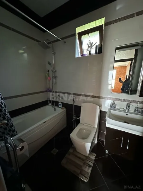 Satılır 5 otaqlı həyət evi 220 m²