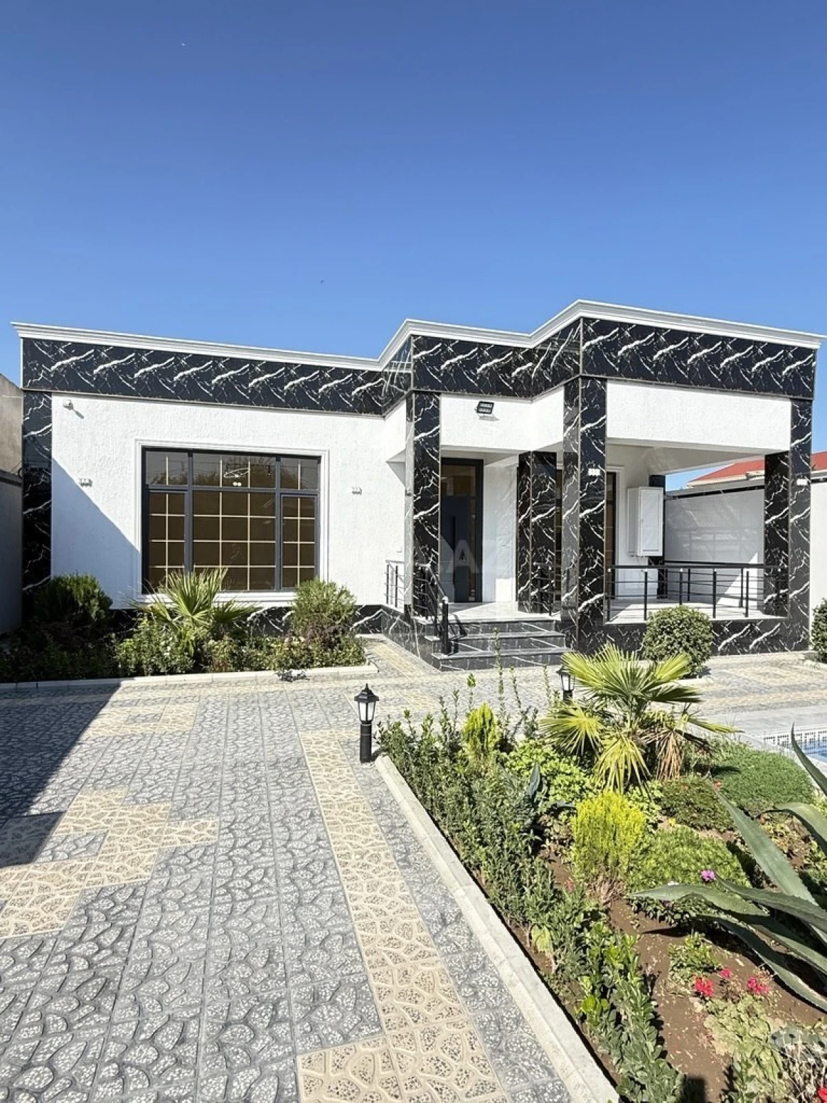Satılır 4 otaqlı həyət evi 155 m²