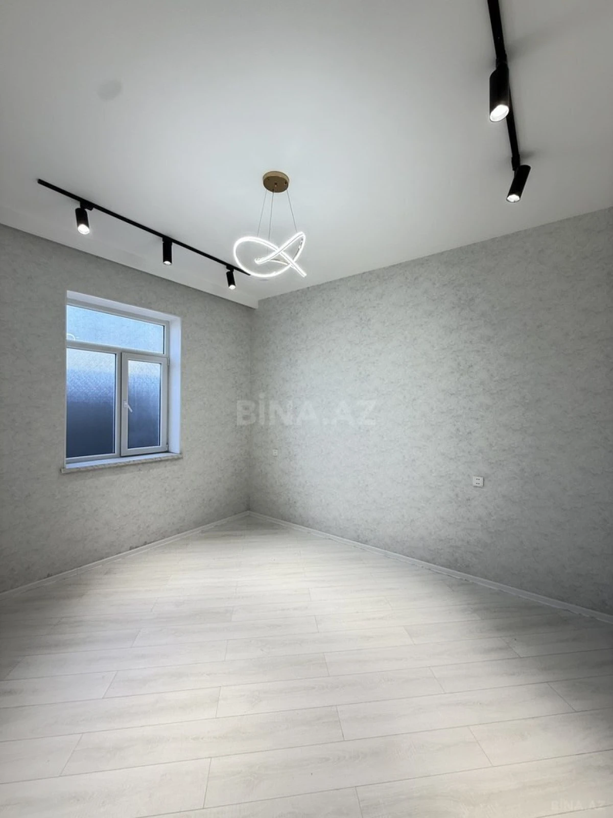Satılır 4 otaqlı həyət evi 155 m²