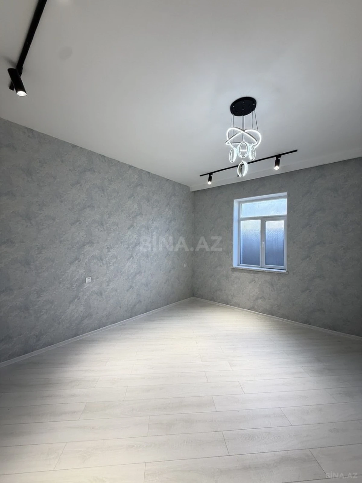 Satılır 4 otaqlı həyət evi 155 m²