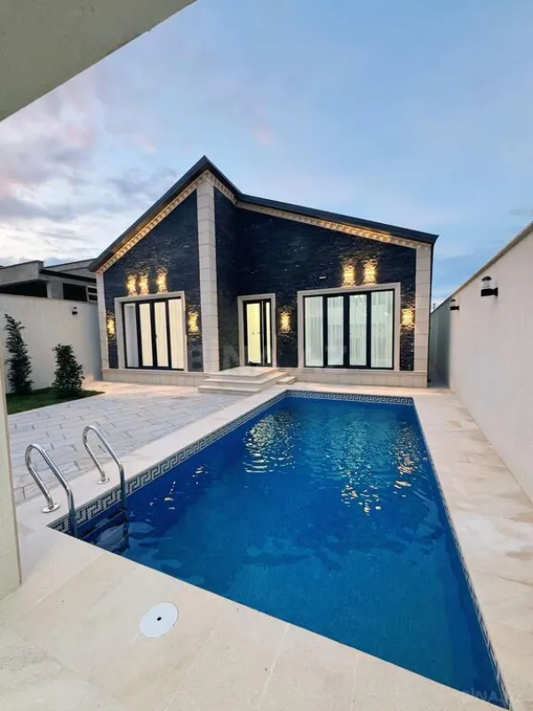 Satılır 4 otaqlı həyət evi 140 m²