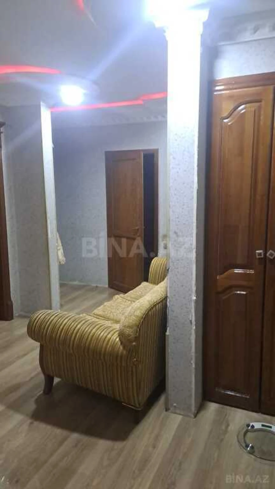 Satılır 4 otaqlı mənzil 100 m²
