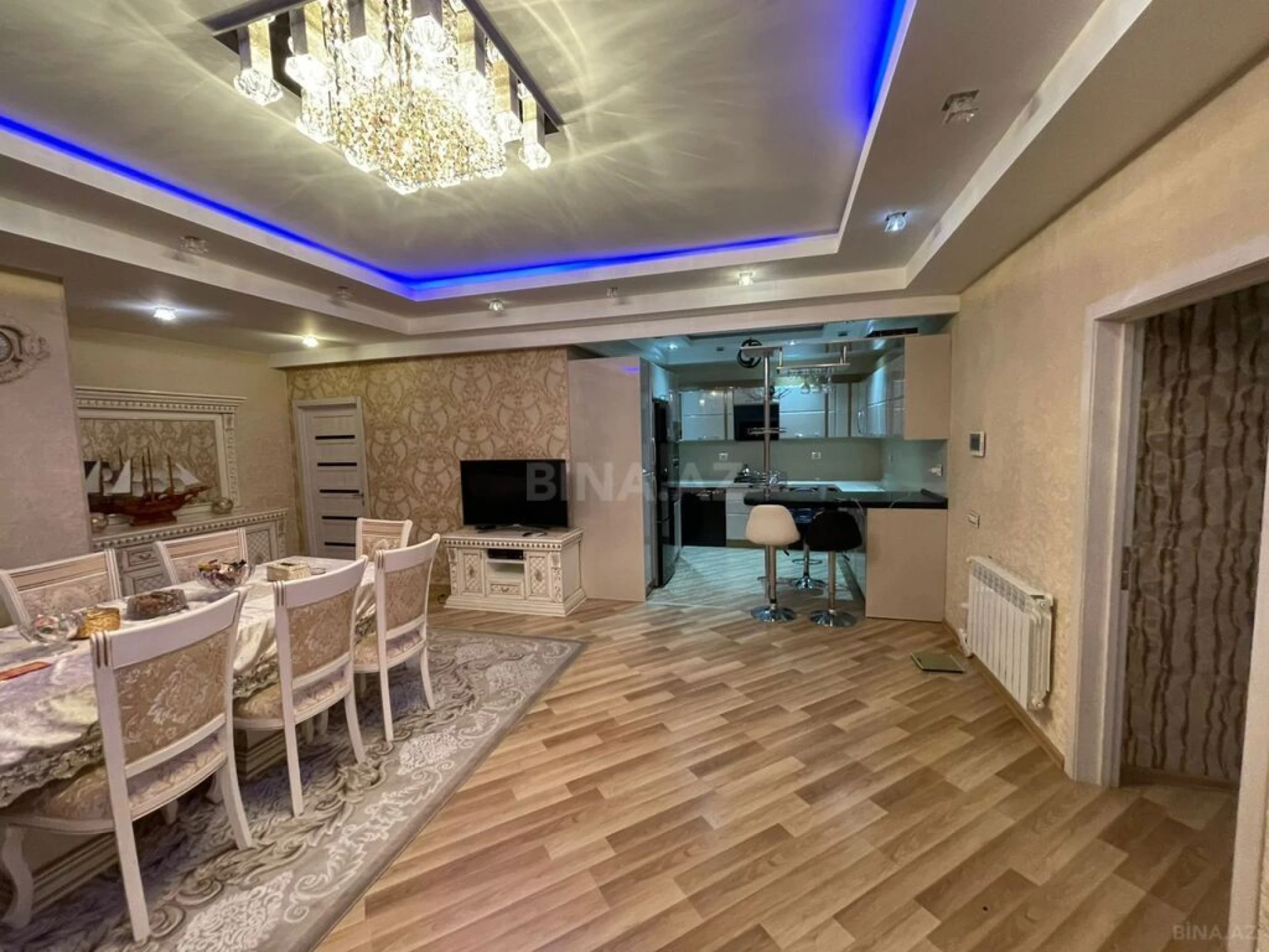 Satılır 4 otaqlı mənzil 118 m²