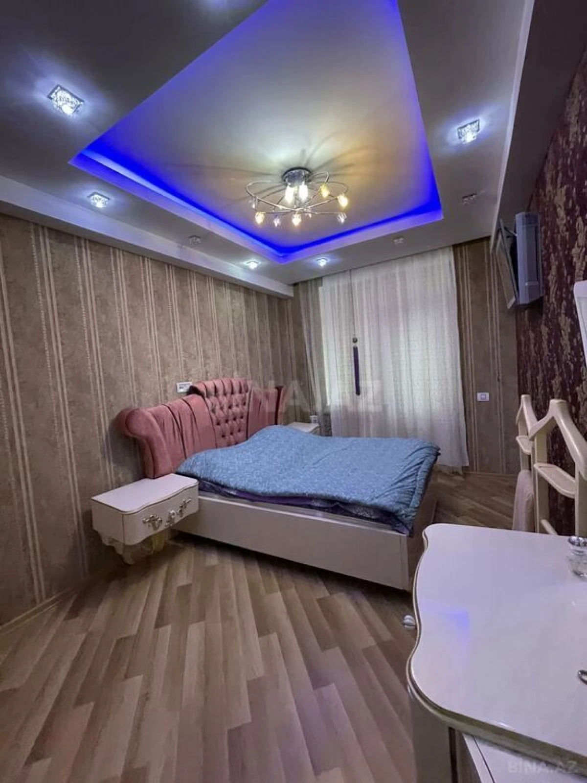 Satılır 4 otaqlı mənzil 118 m²