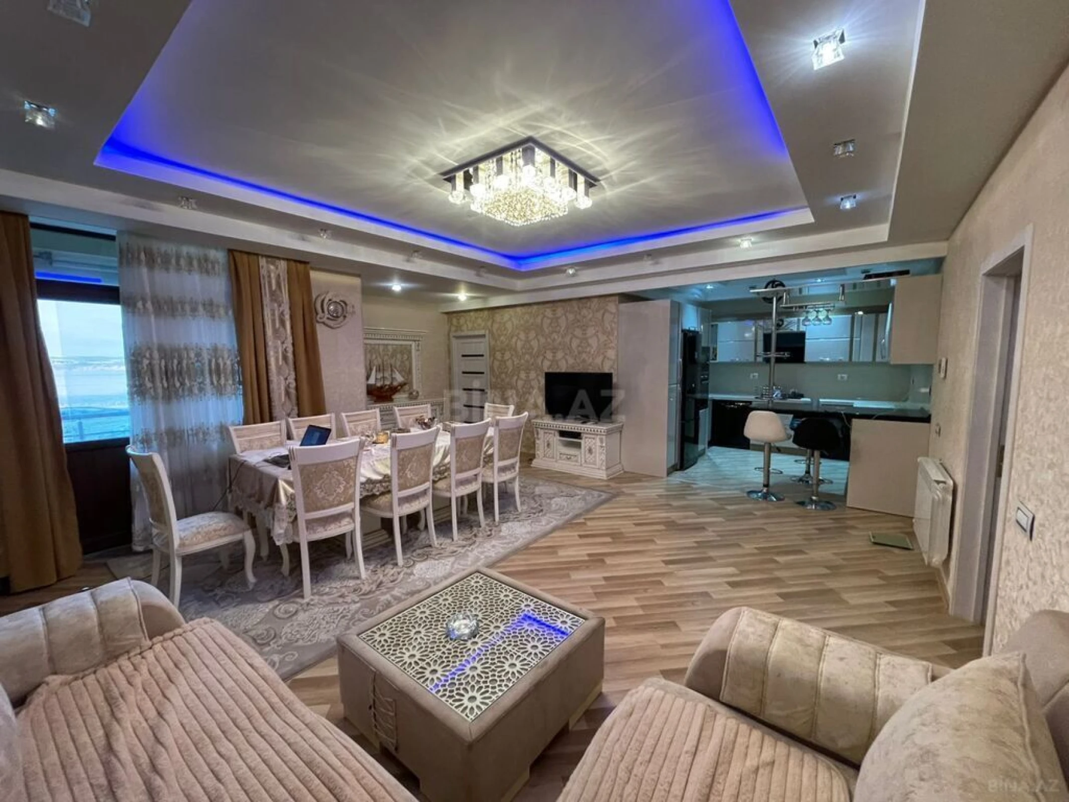 Satılır 4 otaqlı mənzil 118 m²