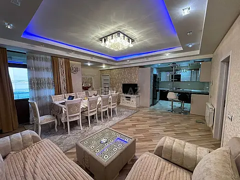 Satılır 4 otaqlı mənzil 118 m²