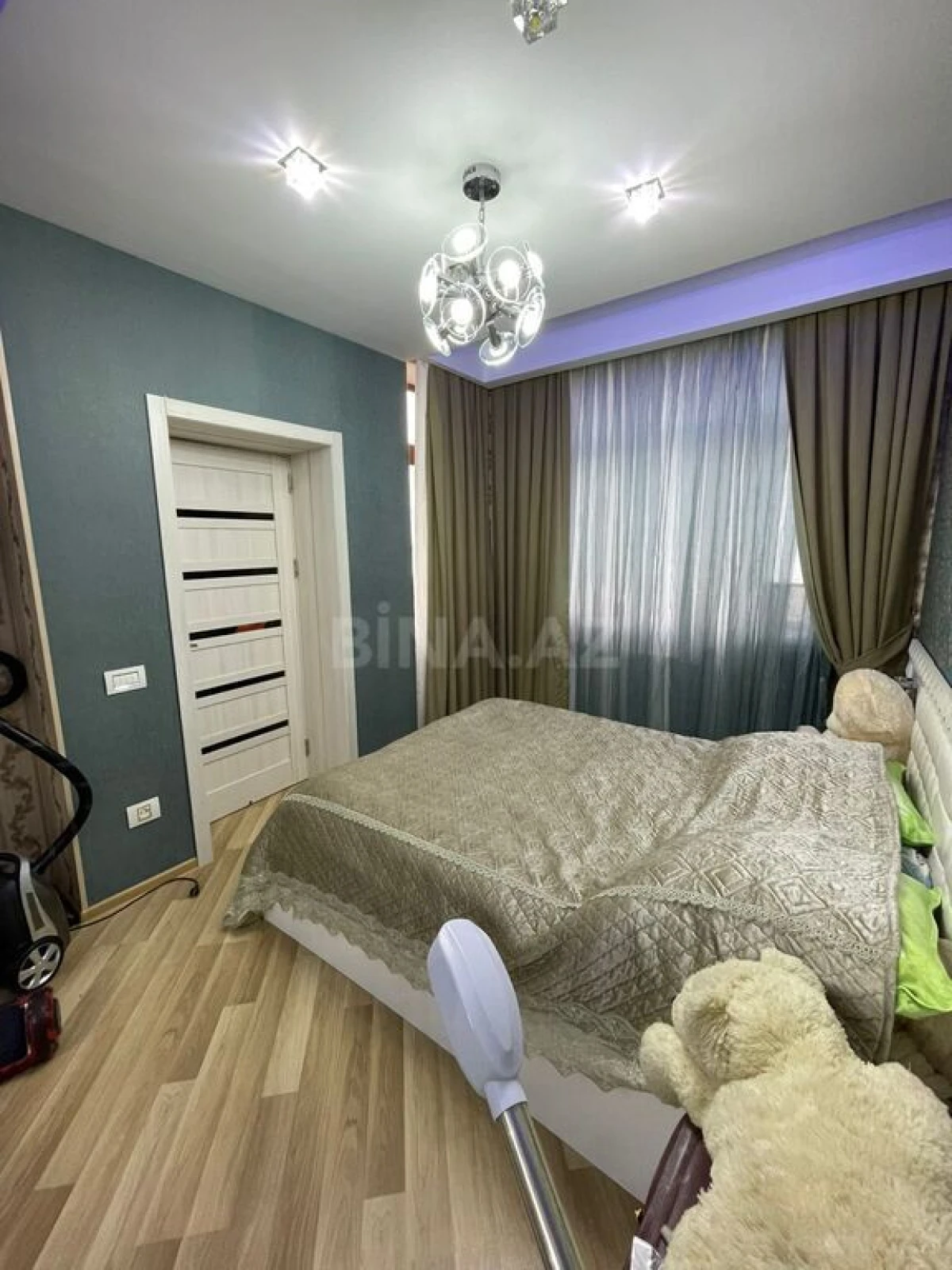 Satılır 4 otaqlı mənzil 118 m²