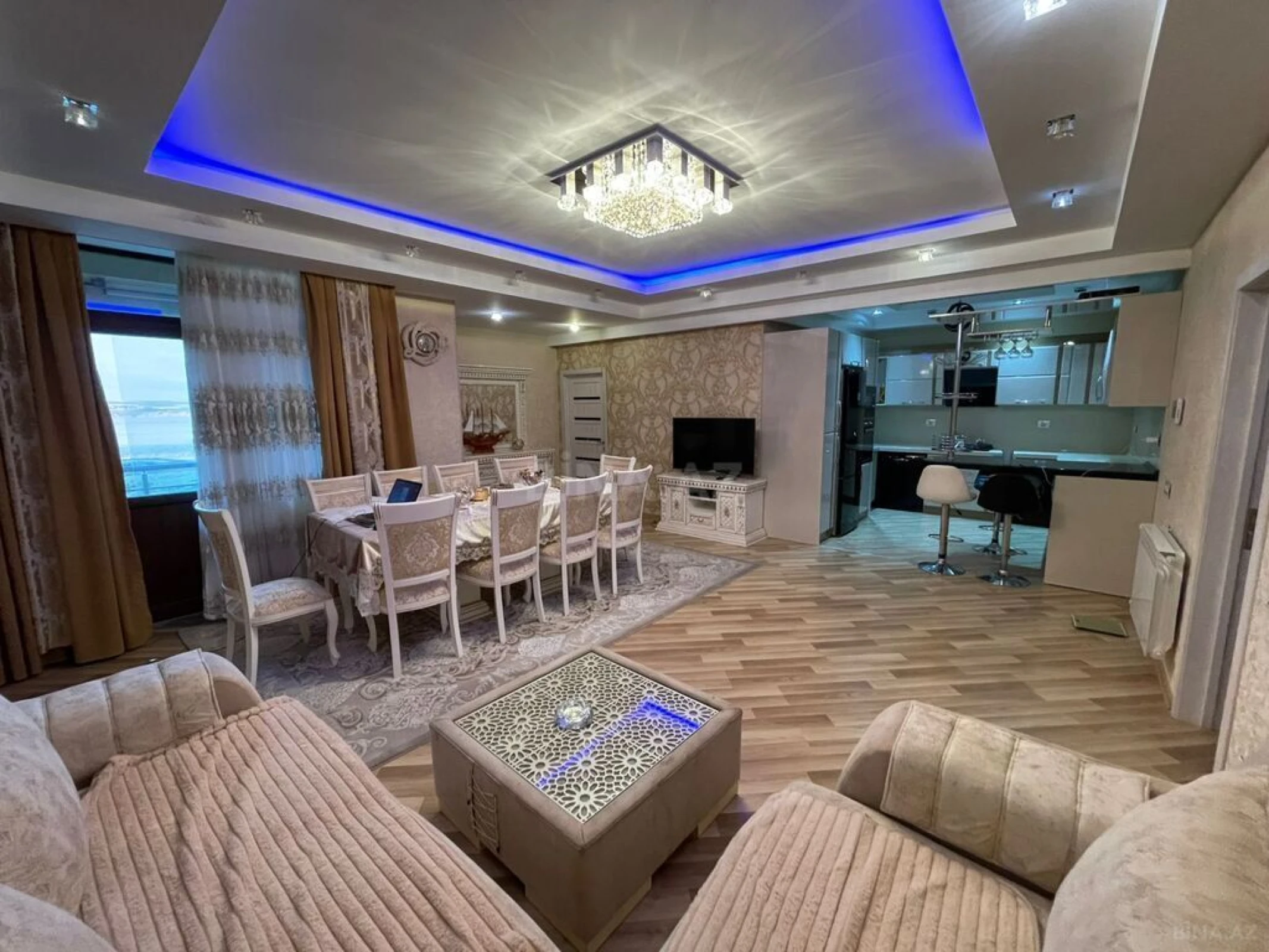 Satılır 4 otaqlı mənzil 118 m²