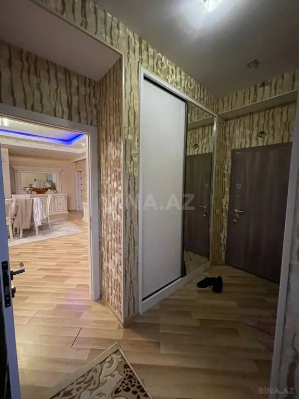 Satılır 4 otaqlı mənzil 118 m²