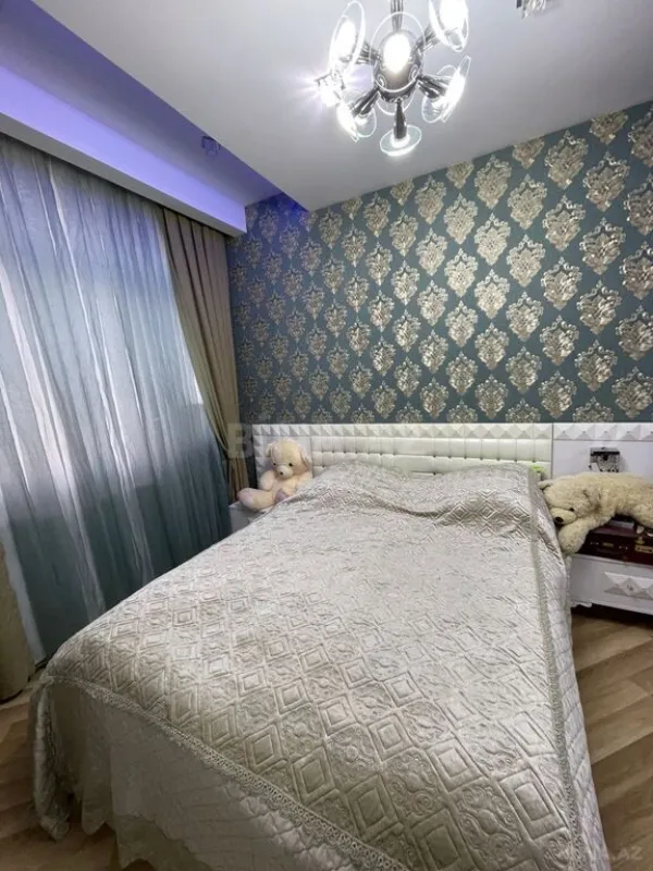 Satılır 4 otaqlı mənzil 118 m²