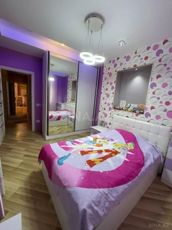 Satılır 4 otaqlı mənzil 118 m²