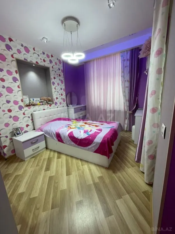 Satılır 4 otaqlı mənzil 118 m²