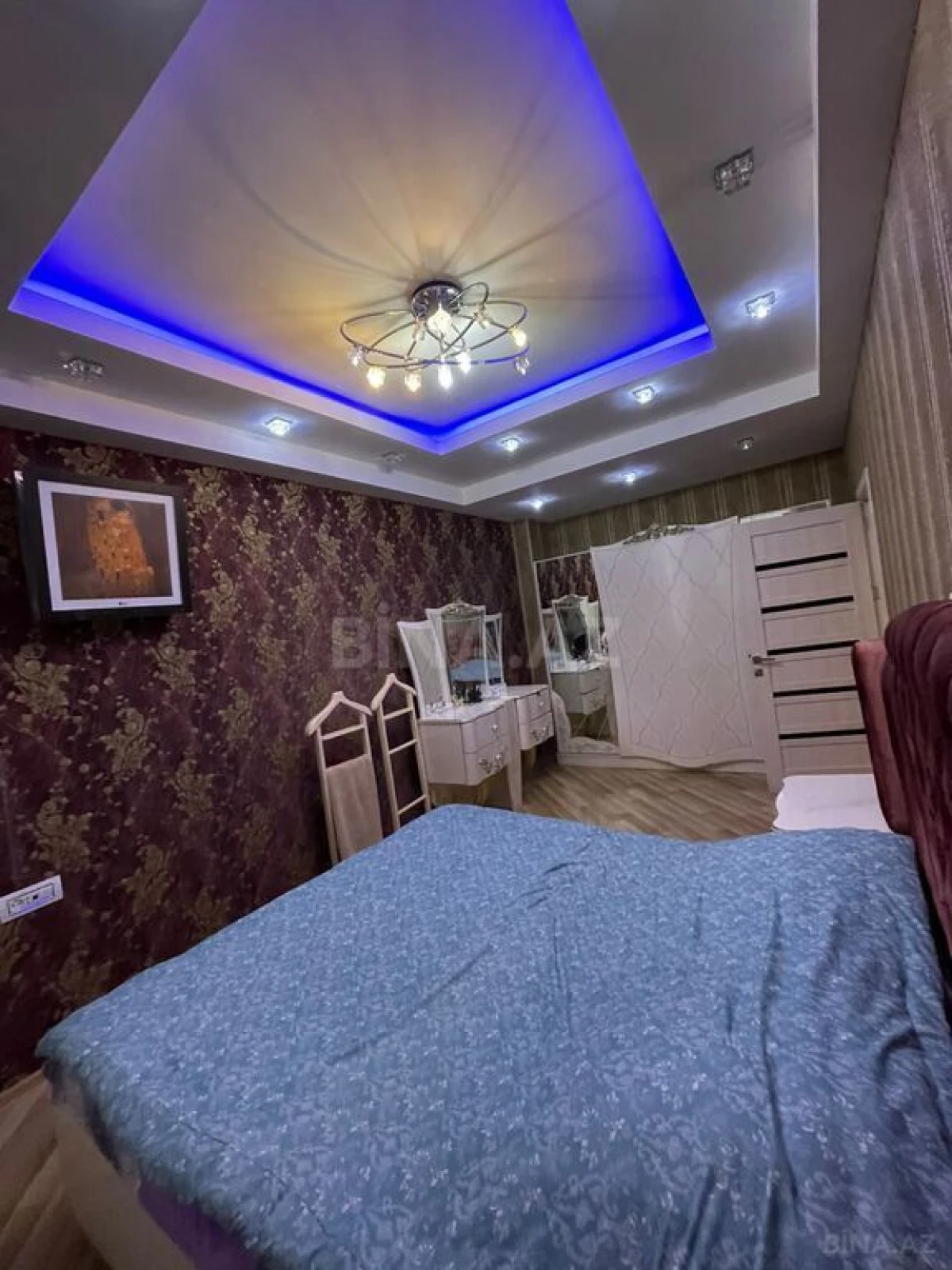 Satılır 4 otaqlı mənzil 118 m²