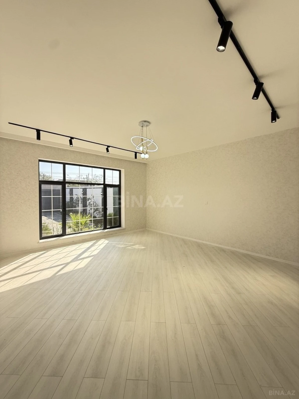Satılır 4 otaqlı həyət evi 155 m²