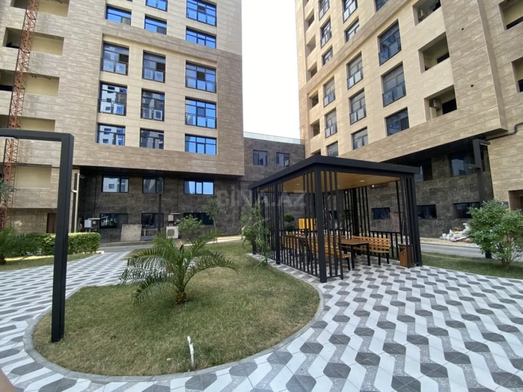 Satılır 4 otaqlı mənzil 148 m²