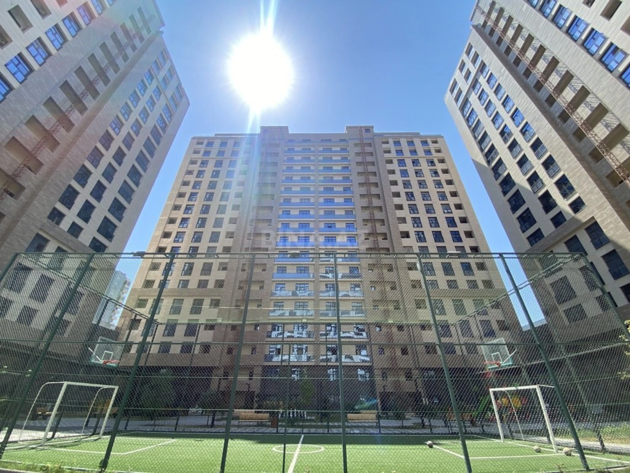 Satılır 4 otaqlı mənzil 148 m²