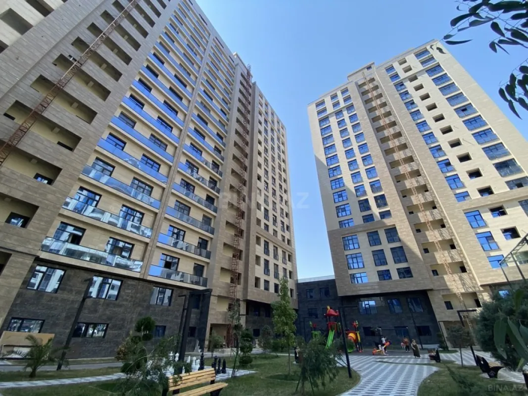 Satılır 4 otaqlı mənzil 148 m²