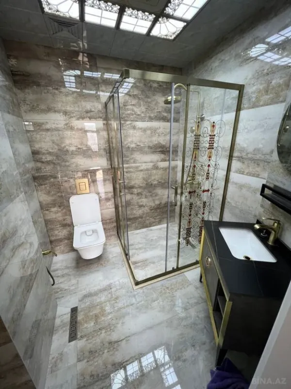 Satılır 3 otaqlı mənzil 151 m²