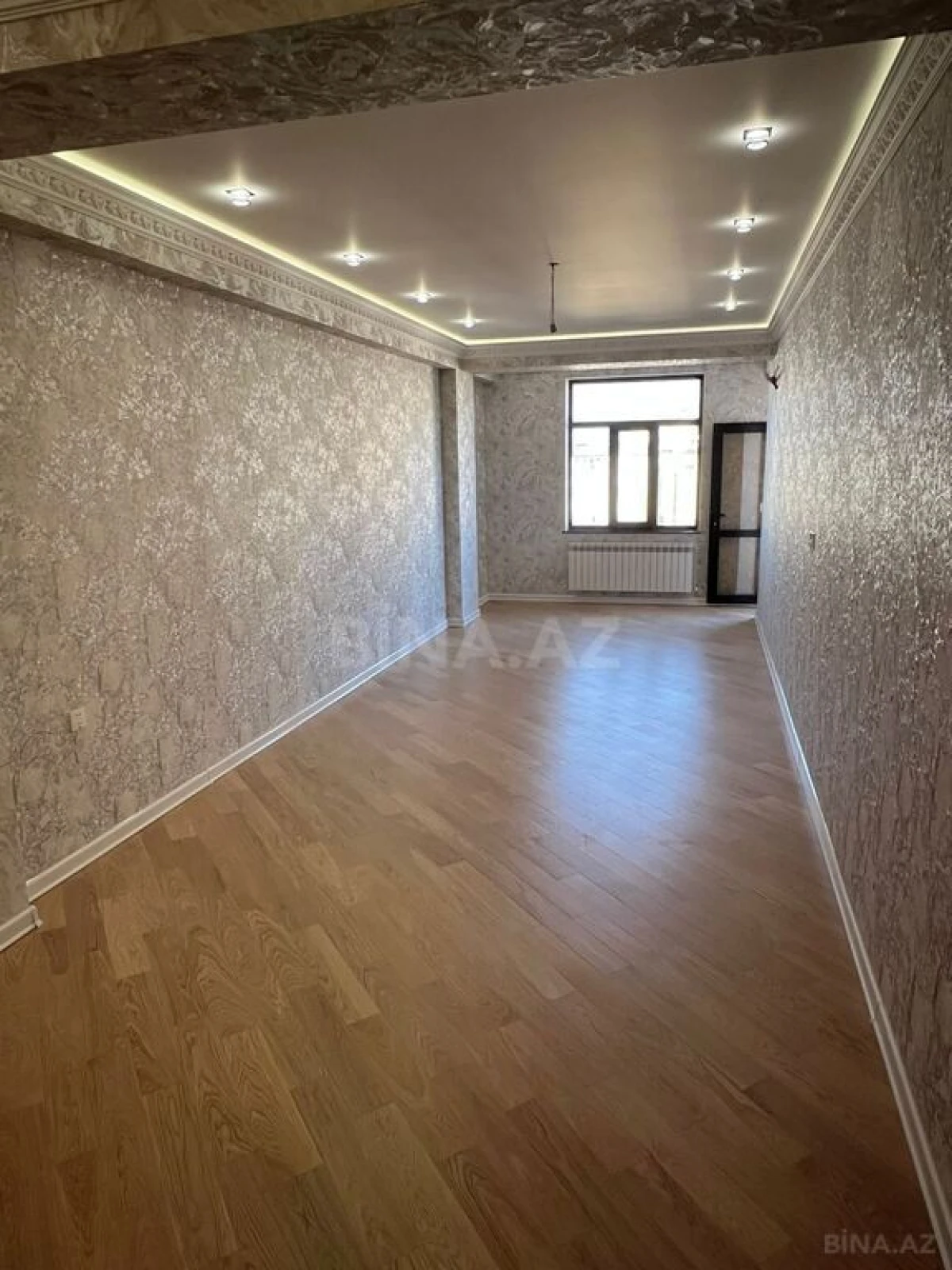 Satılır 3 otaqlı mənzil 151 m²