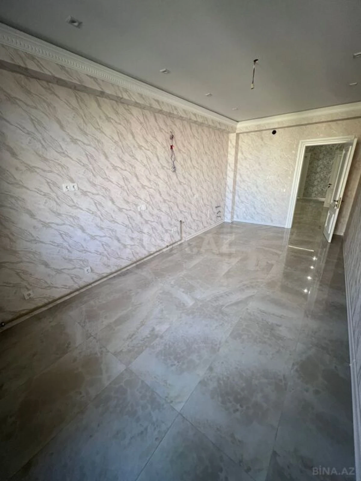 Satılır 3 otaqlı mənzil 151 m²