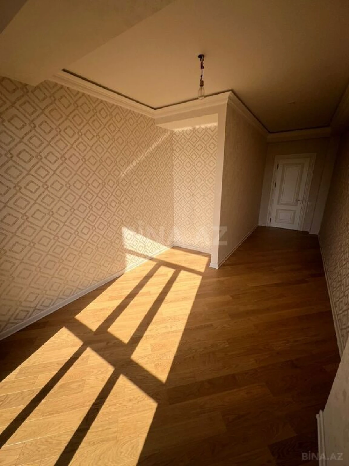 Satılır 3 otaqlı mənzil 151 m²