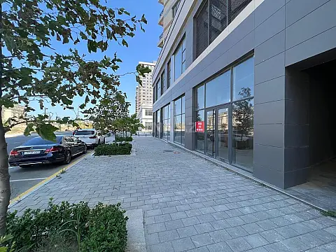 Satılır obyekt 326 m²