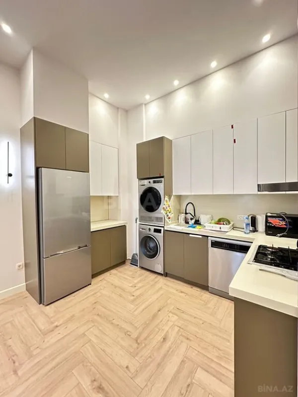 Kirayə verilir 2 otaqlı mənzil 80 m²