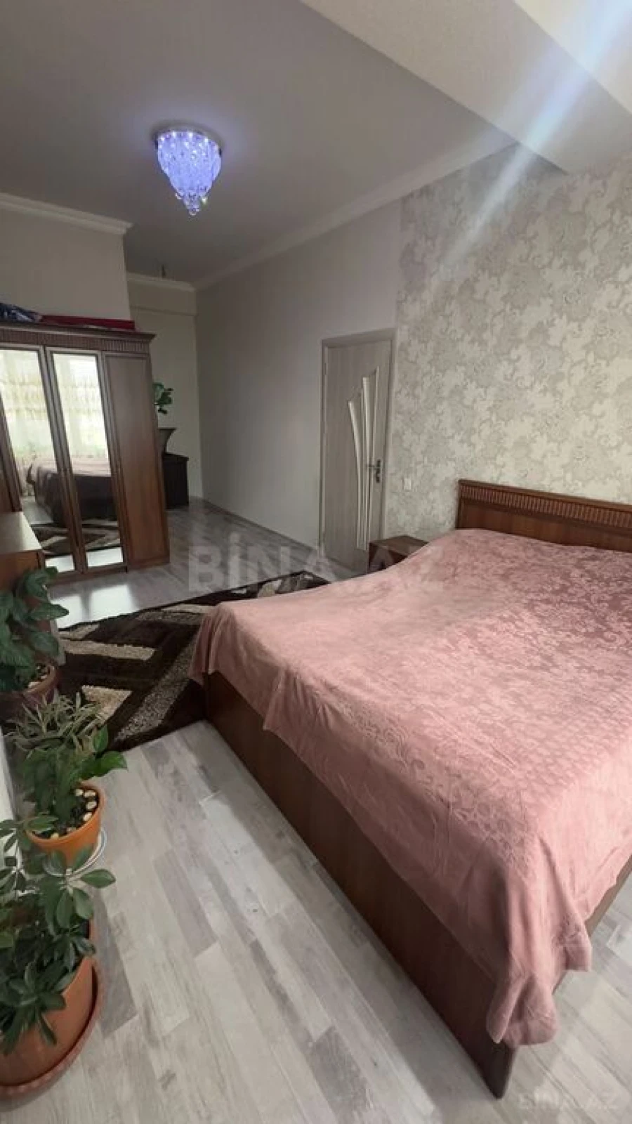 Satılır 3 otaqlı mənzil 130 m²