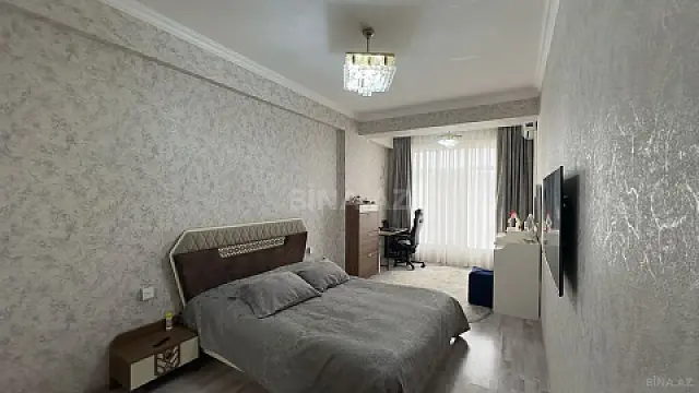 Satılır 3 otaqlı mənzil 130 m²