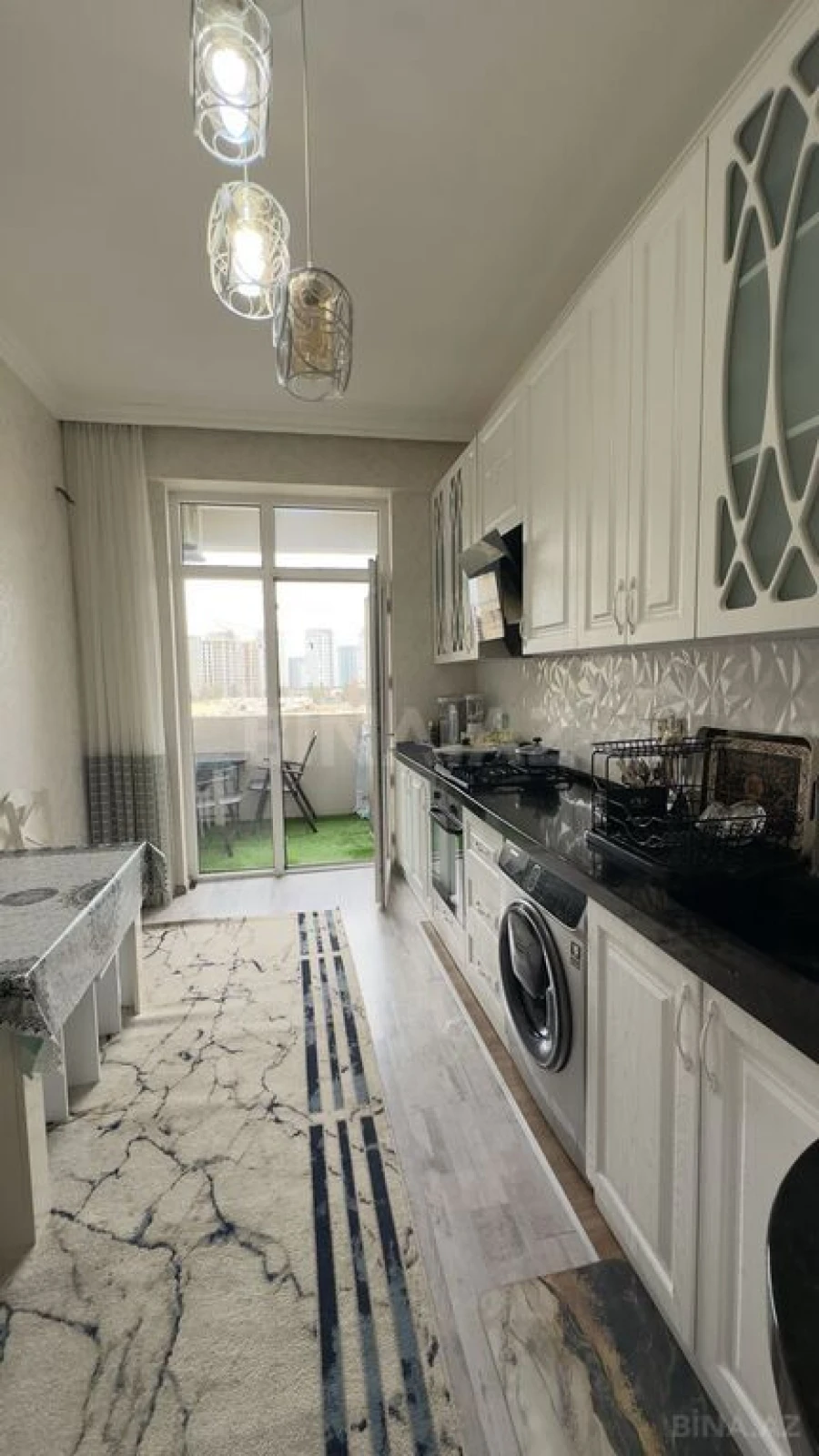 Satılır 3 otaqlı mənzil 130 m²