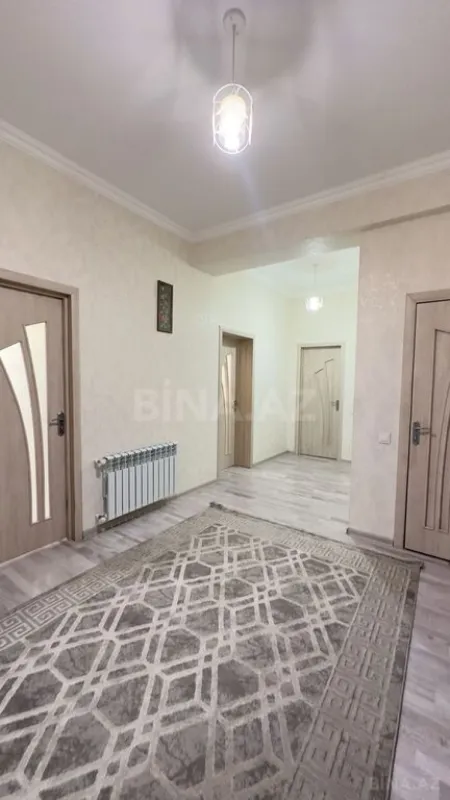 Satılır 3 otaqlı mənzil 130 m²
