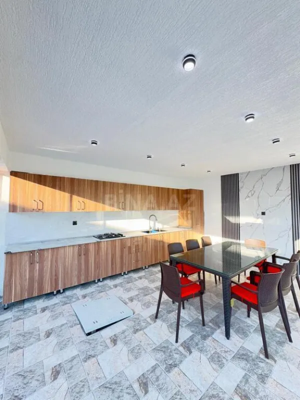 Satılır 4 otaqlı həyət evi 190 m²