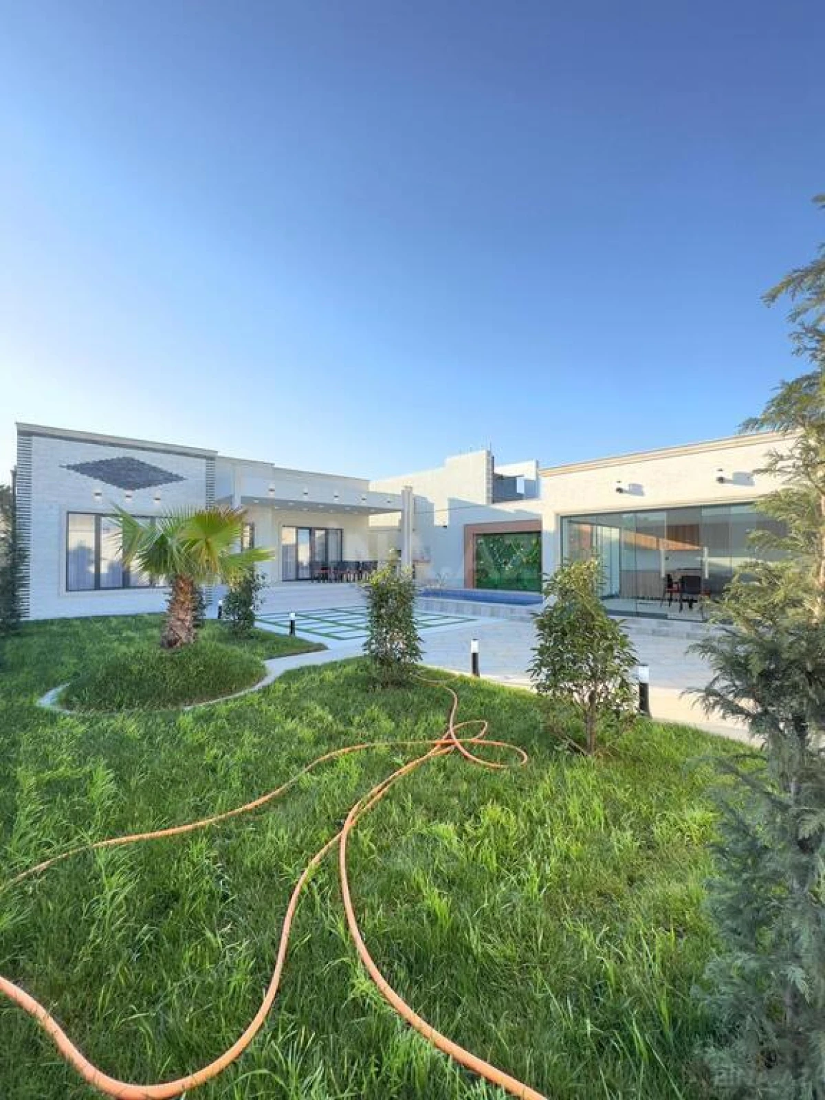 Satılır 4 otaqlı həyət evi 190 m²