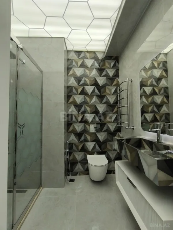 Satılır 3 otaqlı mənzil 130 m²