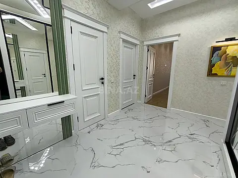 Satılır 3 otaqlı mənzil 130 m²