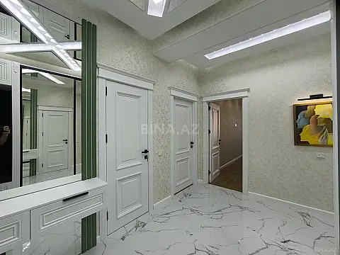 Satılır 3 otaqlı mənzil 130 m²