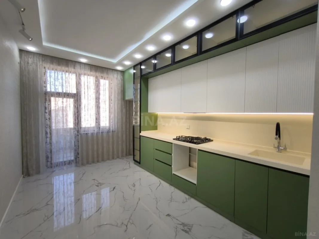 Satılır 3 otaqlı mənzil 130 m²