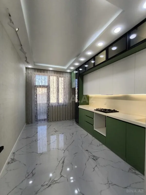 Satılır 3 otaqlı mənzil 130 m²