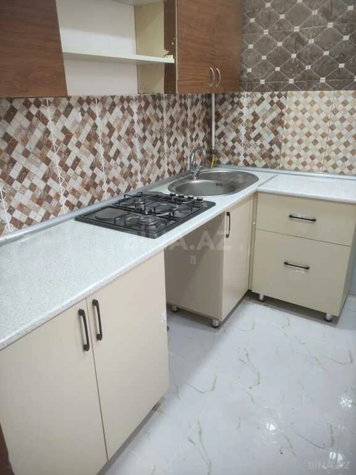 Kirayə verilir 2 otaqlı mənzil 55 m²